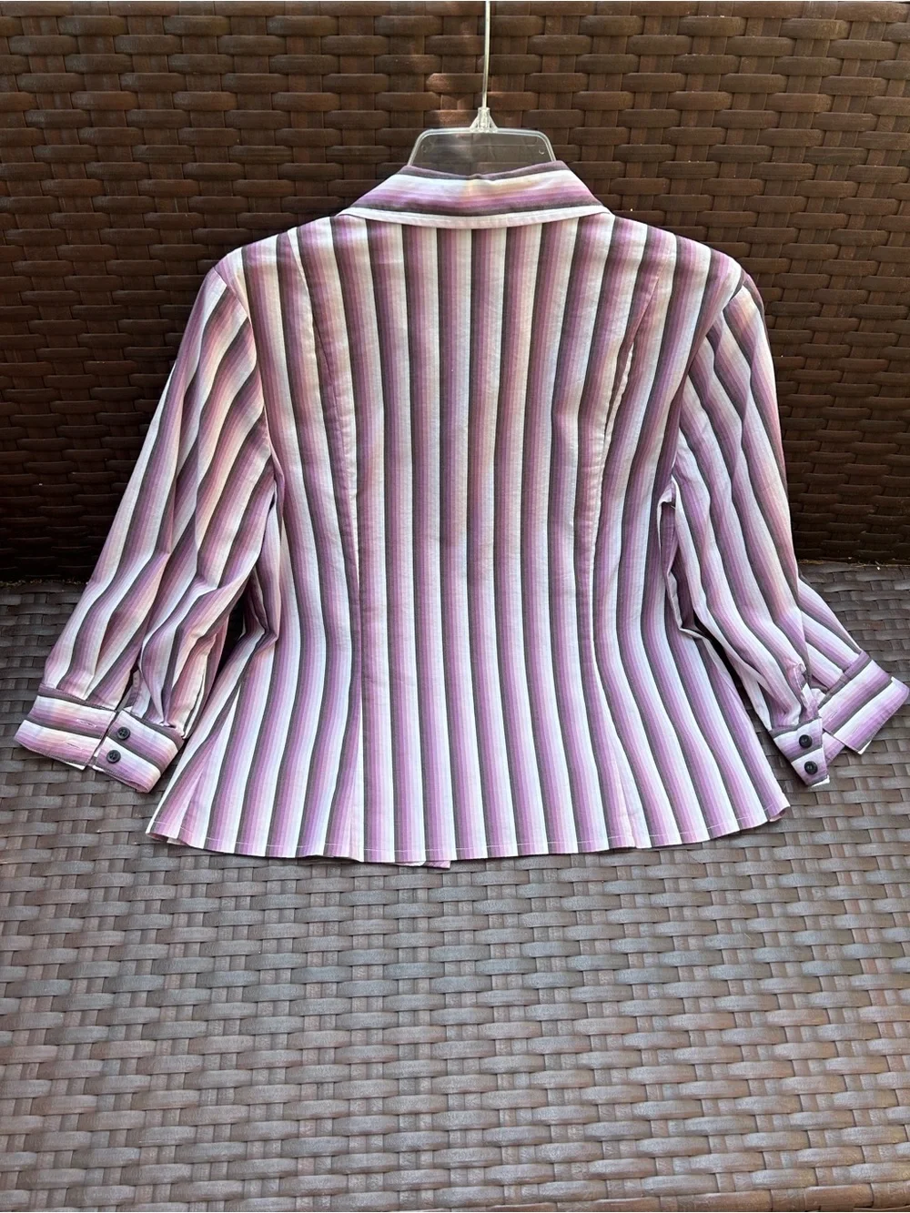 Womens Business casual shirt Size 14 - Figure flattering Chevron Stripes